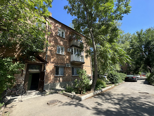 Продам трехкомнатную (3-комн.) квартиру, Халтуринский пер, 161, Ростов-на-Дону г