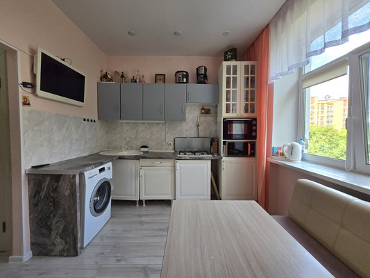 Продам многокомнатную квартиру, Горького ул, 35, Малино рп