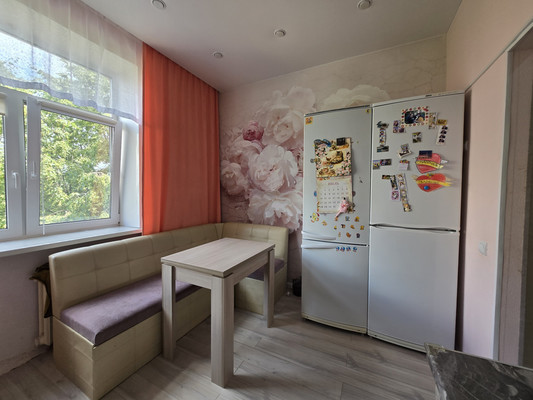 Продам многокомнатную квартиру, Горького ул, 35, Малино рп