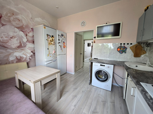 Продам многокомнатную квартиру, Горького ул, 35, Малино рп