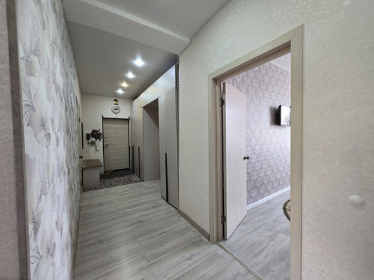 Продам многокомнатную квартиру, Горького ул, 35, Малино рп