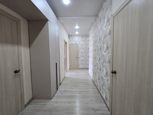 Продам многокомнатную квартиру, Горького ул, 35, Малино рп