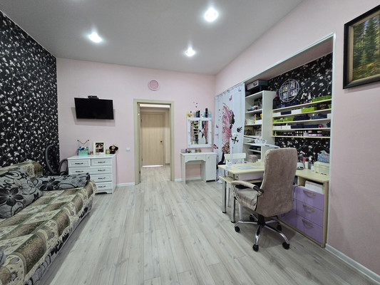 Продам многокомнатную квартиру, Горького ул, 35, Малино рп