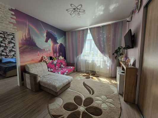 Продам многокомнатную квартиру, Горького ул, 35, Малино рп