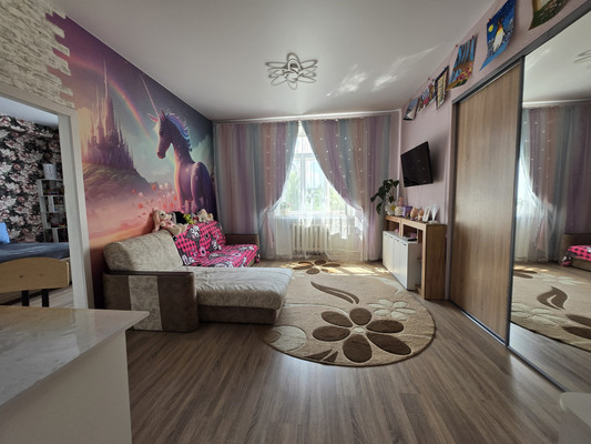 Продам многокомнатную квартиру, Горького ул, 35, Малино рп