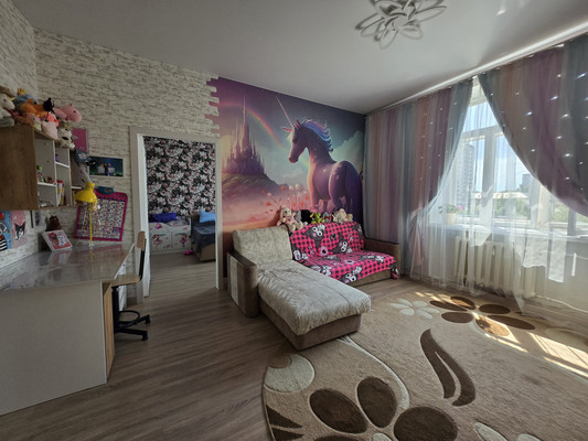 Продам многокомнатную квартиру, Горького ул, 35, Малино рп