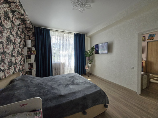 Продам многокомнатную квартиру, Горького ул, 35, Малино рп