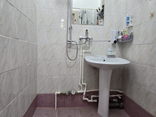 Продам многокомнатную квартиру, Горького ул, 35, Малино рп