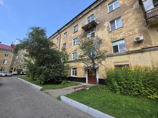 Продам многокомнатную квартиру, Горького ул, 35, Малино рп