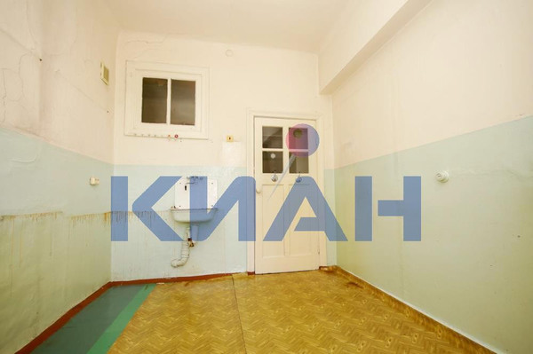 Продам двухкомнатную (2-комн.) квартиру, им.газеты Красноярский рабочий пр-кт, 79, Красноярск г