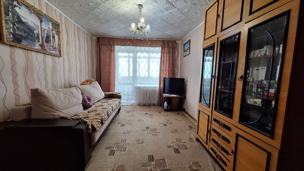 Продам трехкомнатную (3-комн.) квартиру, Шаронова ул, 17, Ишим г