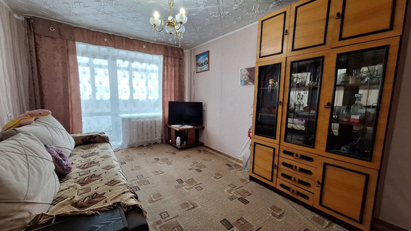 Продам трехкомнатную (3-комн.) квартиру, Шаронова ул, 17, Ишим г
