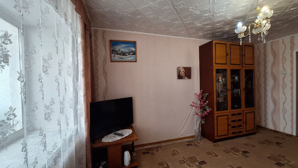 Продам трехкомнатную (3-комн.) квартиру, Шаронова ул, 17, Ишим г