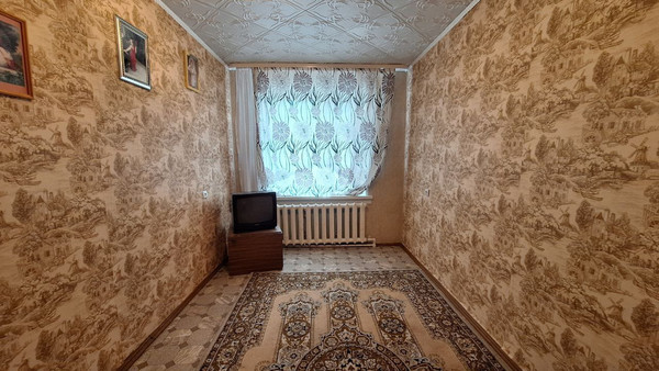 Продам трехкомнатную (3-комн.) квартиру, Шаронова ул, 17, Ишим г