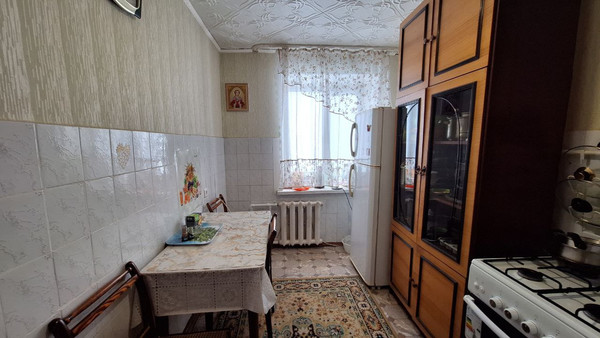 Продам трехкомнатную (3-комн.) квартиру, Шаронова ул, 17, Ишим г