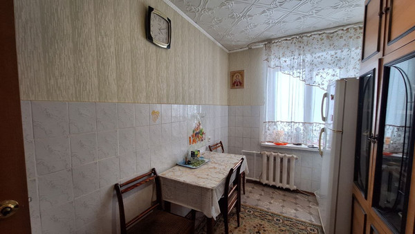 Продам трехкомнатную (3-комн.) квартиру, Шаронова ул, 17, Ишим г
