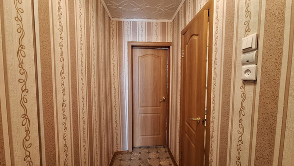 Продам трехкомнатную (3-комн.) квартиру, Шаронова ул, 17, Ишим г
