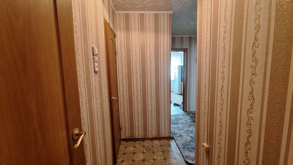 Продам трехкомнатную (3-комн.) квартиру, Шаронова ул, 17, Ишим г