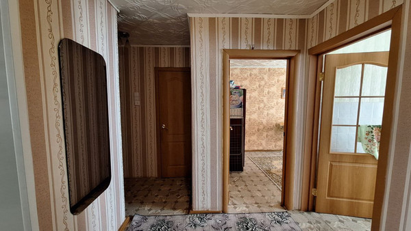 Продам трехкомнатную (3-комн.) квартиру, Шаронова ул, 17, Ишим г