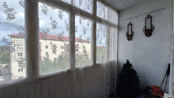 Продам трехкомнатную (3-комн.) квартиру, Шаронова ул, 17, Ишим г