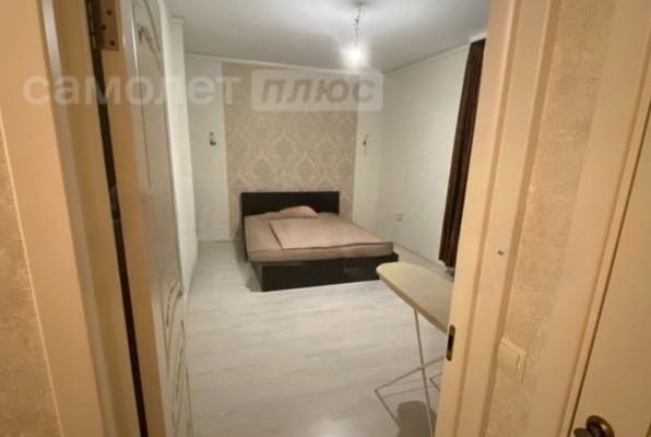 Продам трехкомнатную (3-комн.) квартиру, Артезианская ул, 6, Краснодар г