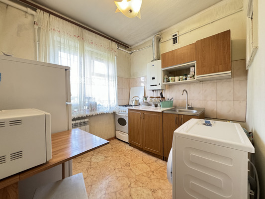 Продам трехкомнатную (3-комн.) квартиру, Байсултанова ул, 10, Нальчик г