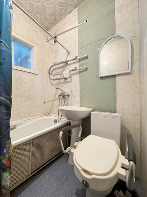 Продам трехкомнатную (3-комн.) квартиру, Байсултанова ул, 10, Нальчик г