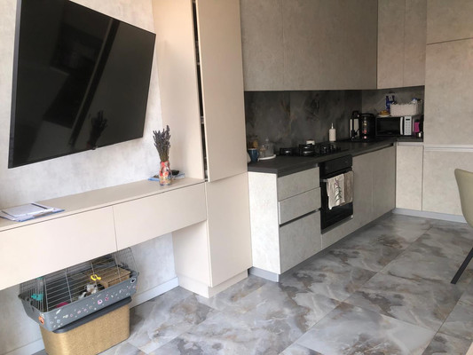 Продам двухкомнатную (2-комн.) квартиру, Крымская ул, 22к13, Геленджик г