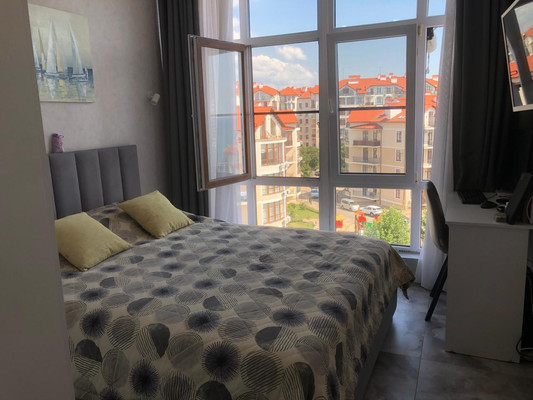 Продам двухкомнатную (2-комн.) квартиру, Крымская ул, 22к13, Геленджик г