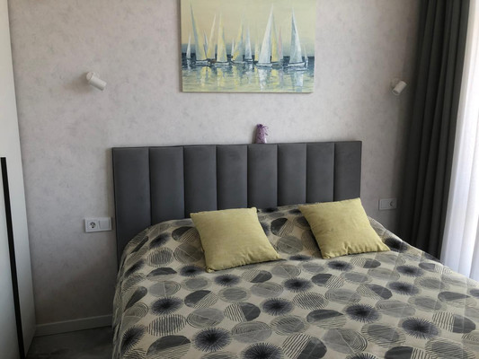 Продам двухкомнатную (2-комн.) квартиру, Крымская ул, 22к13, Геленджик г