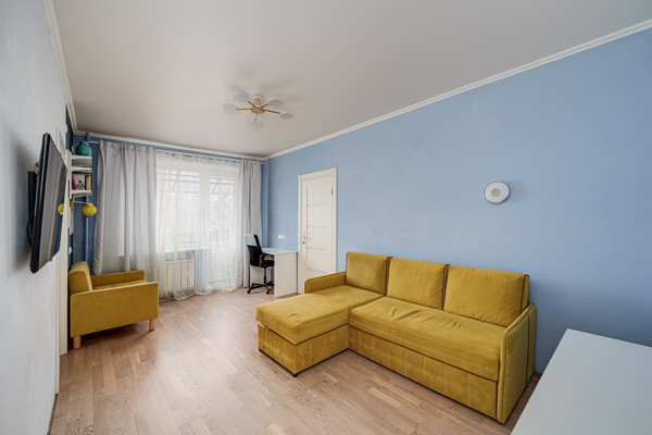 Продам двухкомнатную (2-комн.) квартиру, Часовая ул, 6к2, Москва г