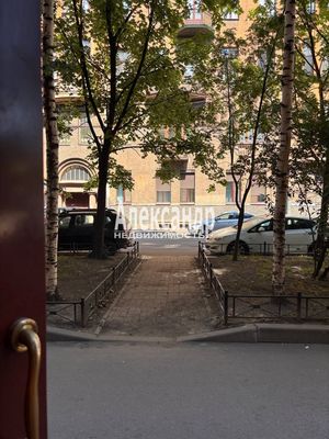 Продам комнату в 8-комн. квартире, Малая Посадская ул, 7/4, Санкт-Петербург г