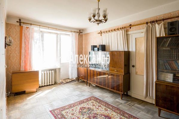 Продам двухкомнатную (2-комн.) квартиру, Новоизмайловский пр-кт, 81, Санкт-Петербург г