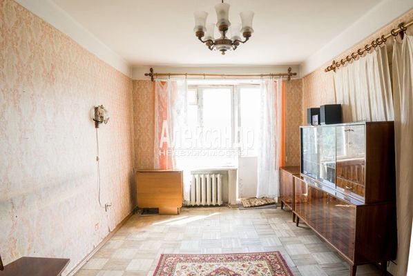 Продам двухкомнатную (2-комн.) квартиру, Новоизмайловский пр-кт, 81, Санкт-Петербург г