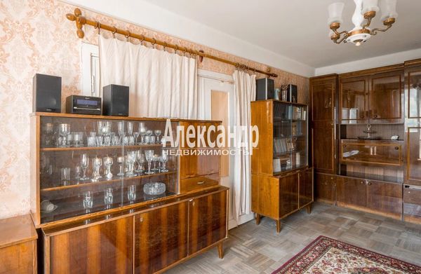 Продам двухкомнатную (2-комн.) квартиру, Новоизмайловский пр-кт, 81, Санкт-Петербург г