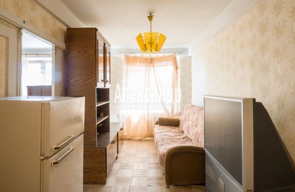 Продам двухкомнатную (2-комн.) квартиру, Новоизмайловский пр-кт, 81, Санкт-Петербург г
