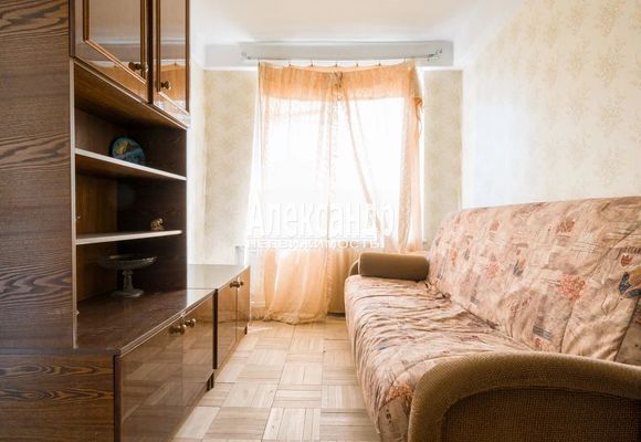 Продам двухкомнатную (2-комн.) квартиру, Новоизмайловский пр-кт, 81, Санкт-Петербург г