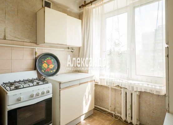 Продам двухкомнатную (2-комн.) квартиру, Новоизмайловский пр-кт, 81, Санкт-Петербург г