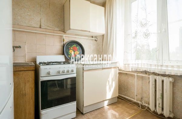 Продам двухкомнатную (2-комн.) квартиру, Новоизмайловский пр-кт, 81, Санкт-Петербург г