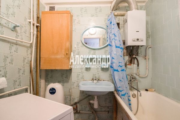 Продам двухкомнатную (2-комн.) квартиру, Новоизмайловский пр-кт, 81, Санкт-Петербург г