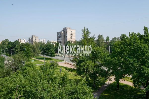 Продам двухкомнатную (2-комн.) квартиру, Новоизмайловский пр-кт, 81, Санкт-Петербург г