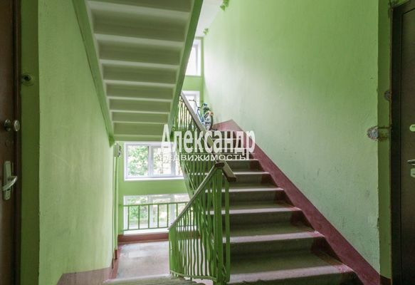 Продам двухкомнатную (2-комн.) квартиру, Новоизмайловский пр-кт, 81, Санкт-Петербург г