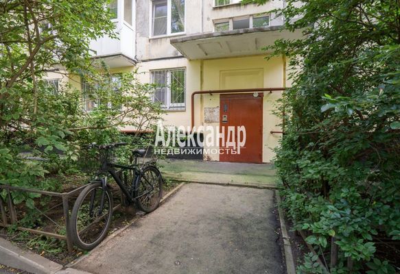 Продам двухкомнатную (2-комн.) квартиру, Новоизмайловский пр-кт, 81, Санкт-Петербург г