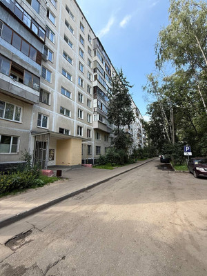 Продам трехкомнатную (3-комн.) квартиру, Белая ул, 18, Андреевка рп