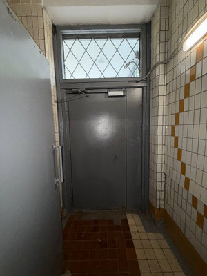 Продам трехкомнатную (3-комн.) квартиру, Белая ул, 18, Андреевка рп