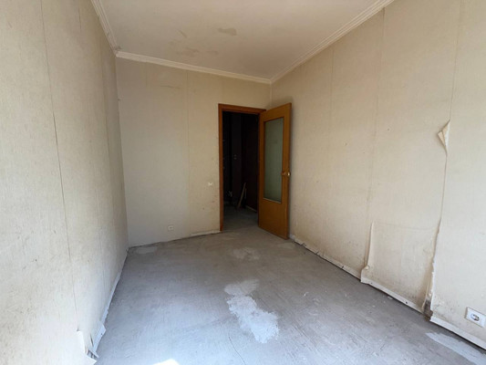 Продам трехкомнатную (3-комн.) квартиру, Белая ул, 18, Андреевка рп