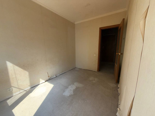 Продам трехкомнатную (3-комн.) квартиру, Белая ул, 18, Андреевка рп