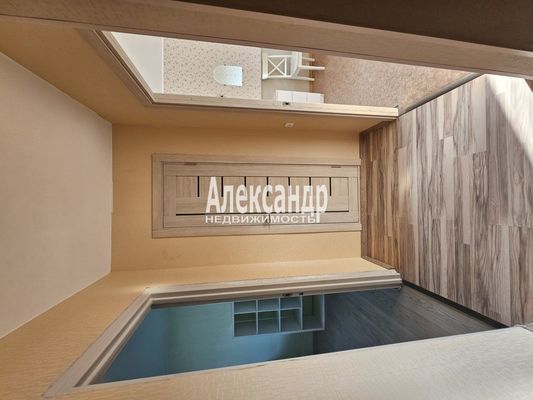 Продам трехкомнатную (3-комн.) квартиру, Коммунаров ул, 120, Сестрорецк г
