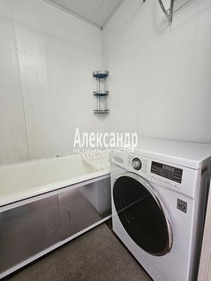 Продам трехкомнатную (3-комн.) квартиру, Коммунаров ул, 120, Сестрорецк г