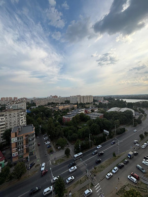 Продам двухкомнатную (2-комн.) квартиру, им. 70-летия Октября ул, 15, Краснодар г